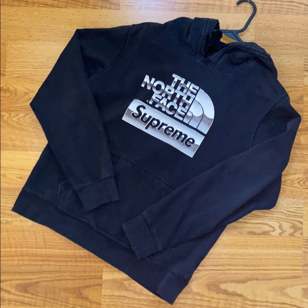 Men’s Supreme x The North Face Hoodie